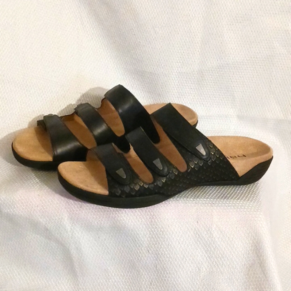 New Hasla delight black sandals